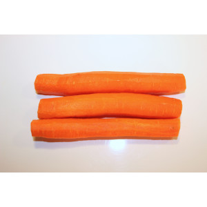 Tisztított sárgarépa egész /kg KÉZI FR